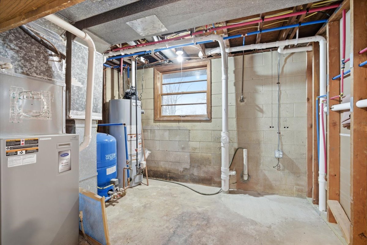 15795 E 2550 North Road, Hudson, IL 61748