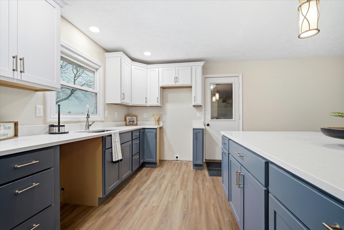 15795 E 2550 North Road, Hudson, IL 61748