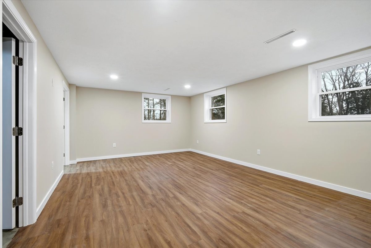 15795 E 2550 North Road, Hudson, IL 61748