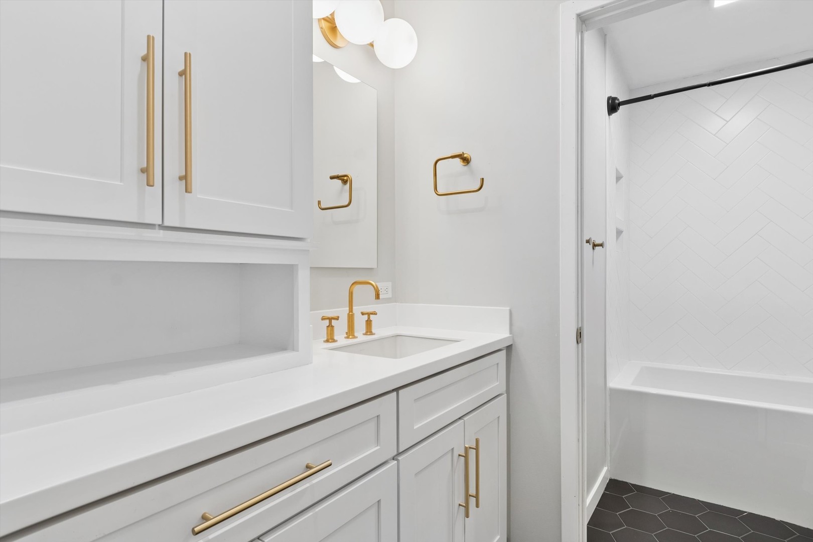 803 Lenox Avenue, Bolingbrook, IL 60490