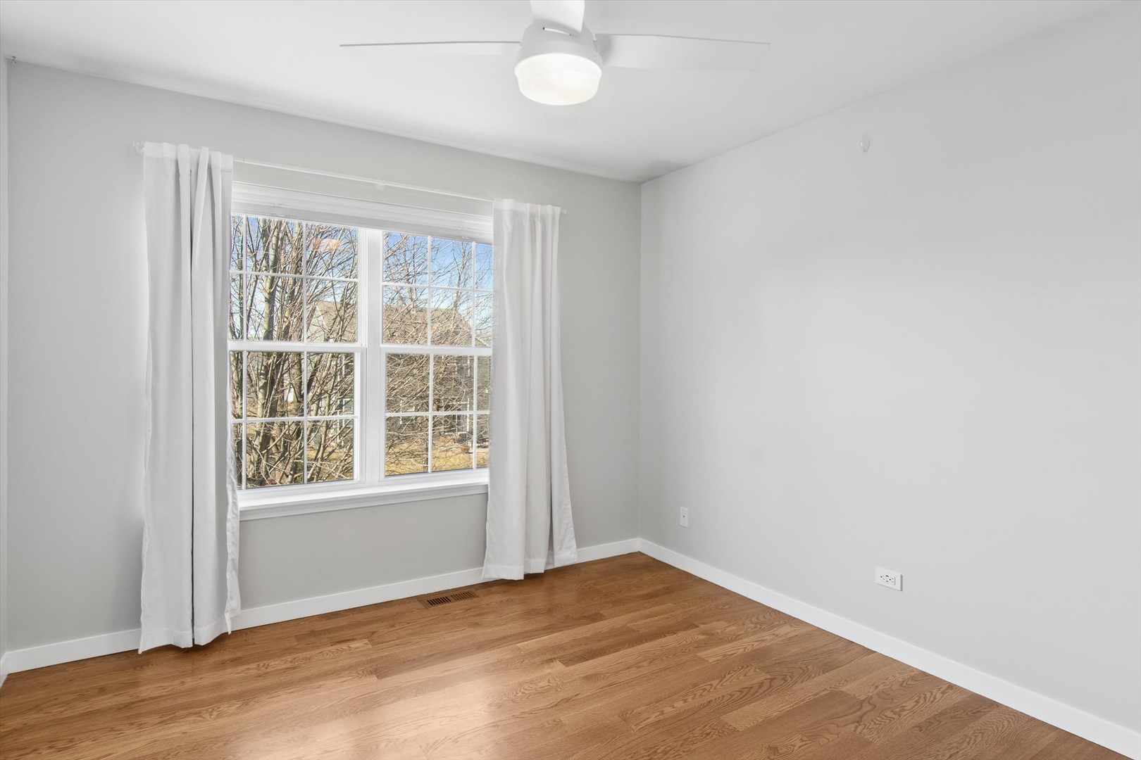 803 Lenox Avenue, Bolingbrook, IL 60490