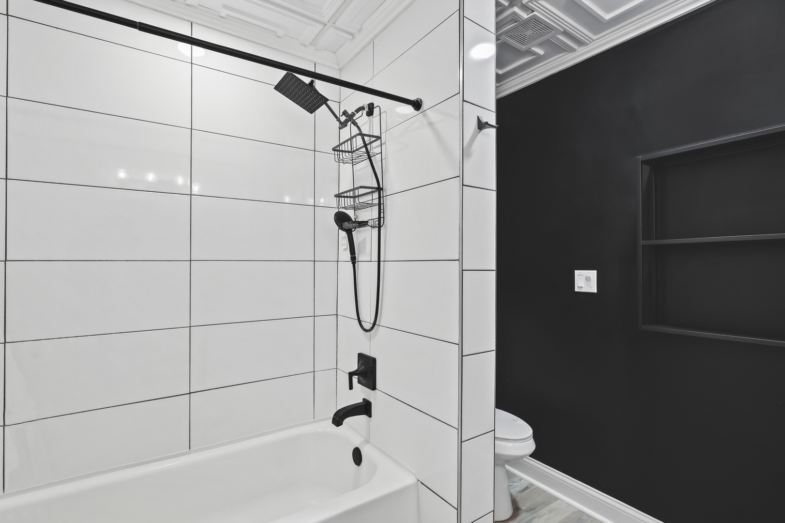 2420 Roxbury Lane, Montgomery, IL 60538