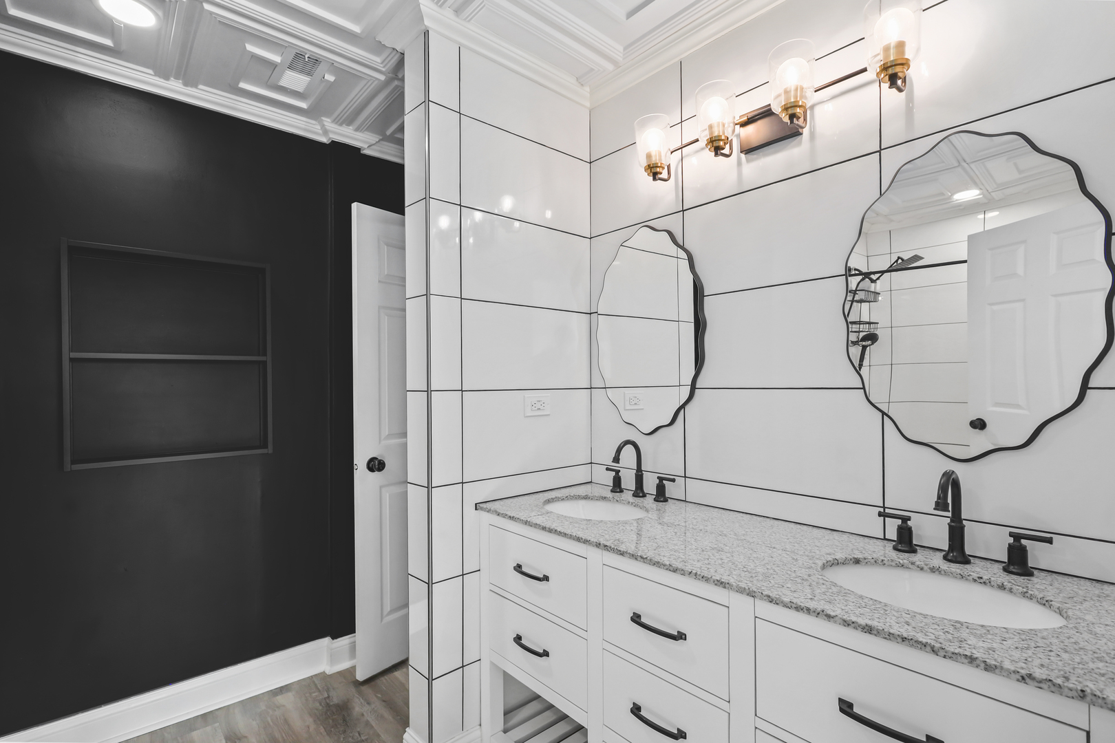 2420 Roxbury Lane, Montgomery, IL 60538