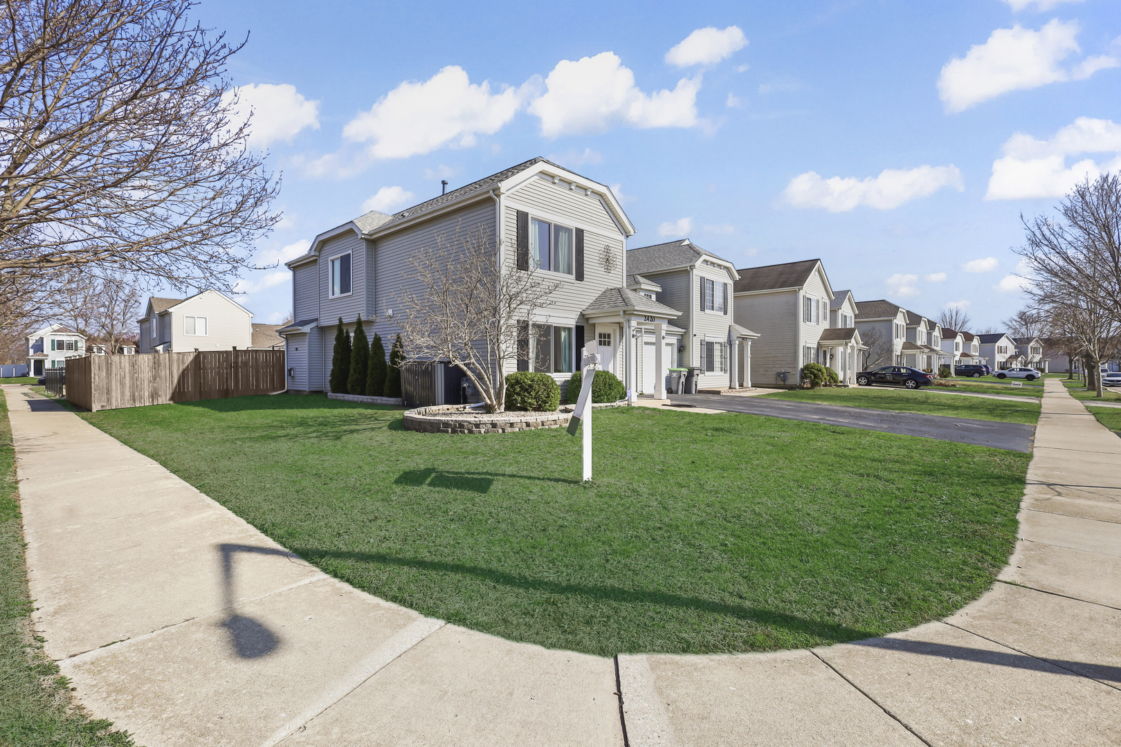 2420 Roxbury Lane, Montgomery, IL 60538