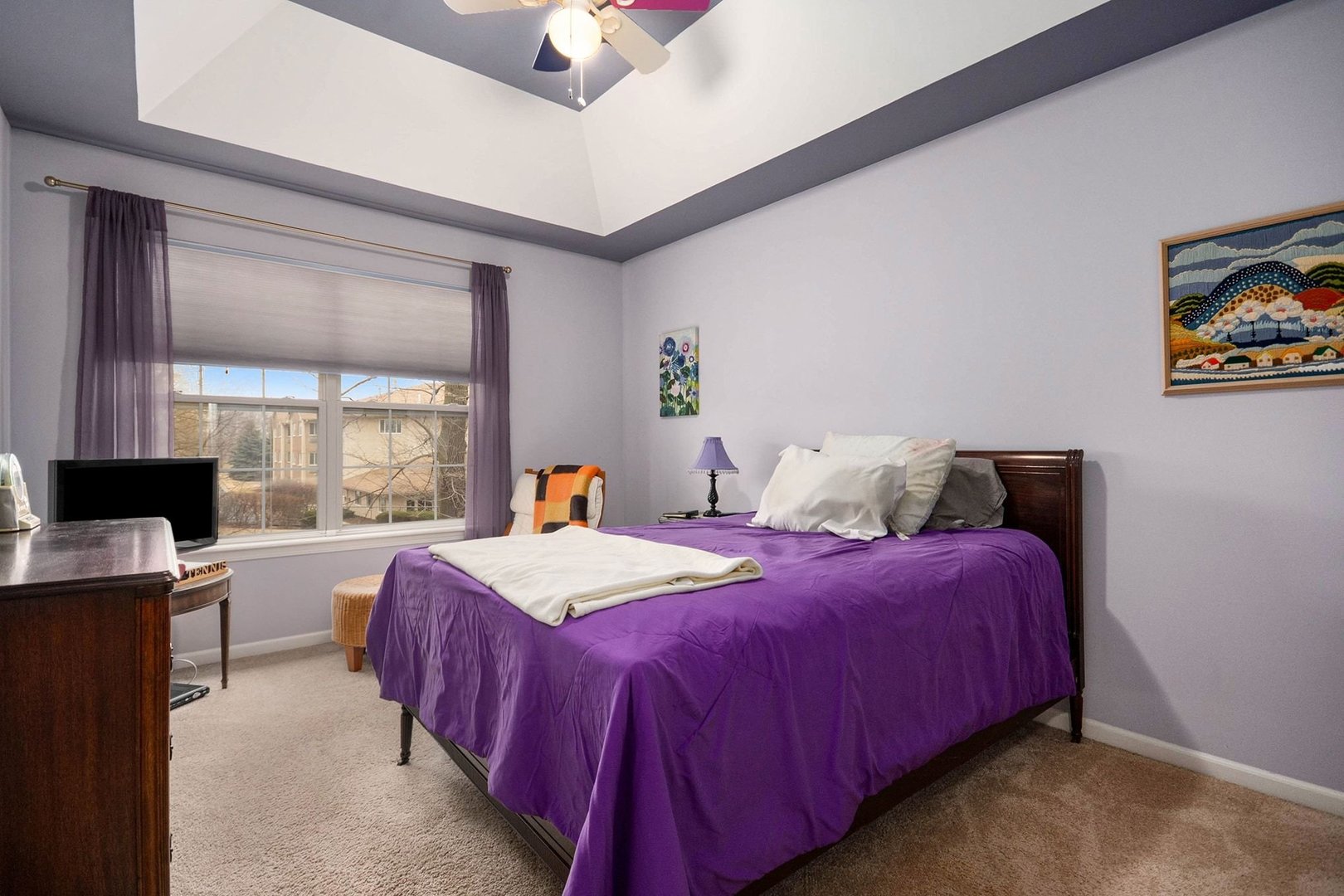 63 Oak Creek Court, North Aurora, IL 60542