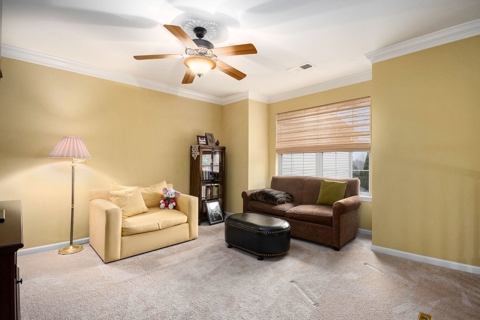 63 Oak Creek Court, North Aurora, IL 60542