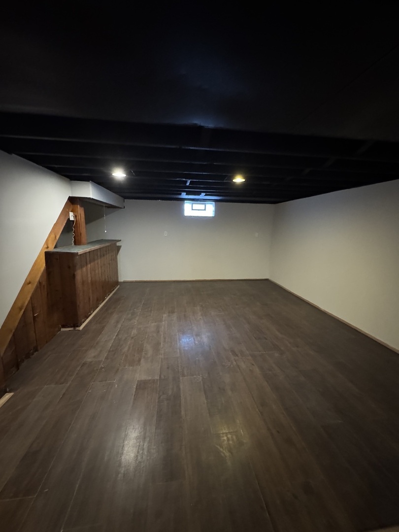 1616 Glenwood Avenue, Joliet, IL 60435