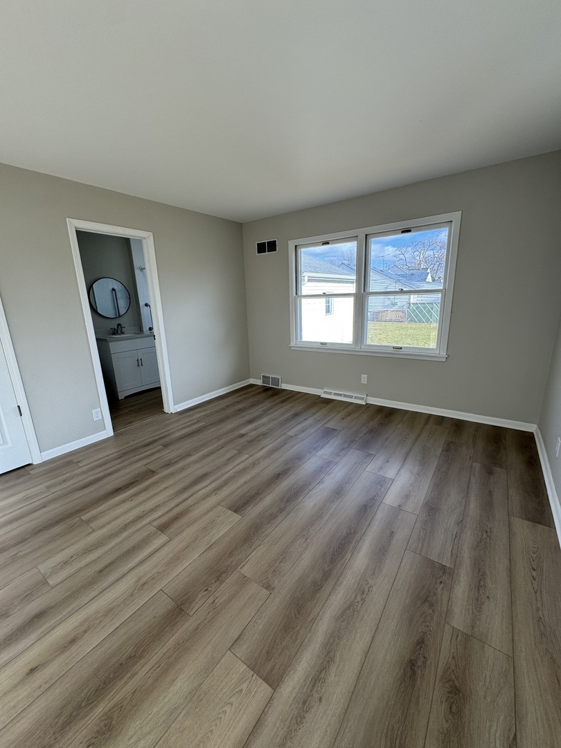 1616 Glenwood Avenue, Joliet, IL 60435