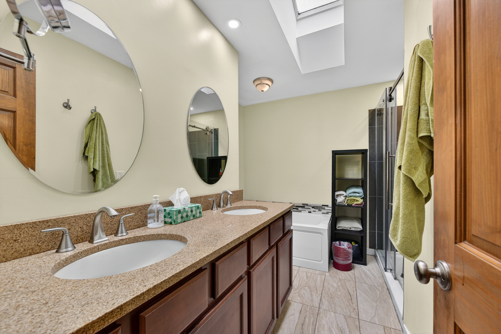 4 AMY Drive, Oswego, IL 60543