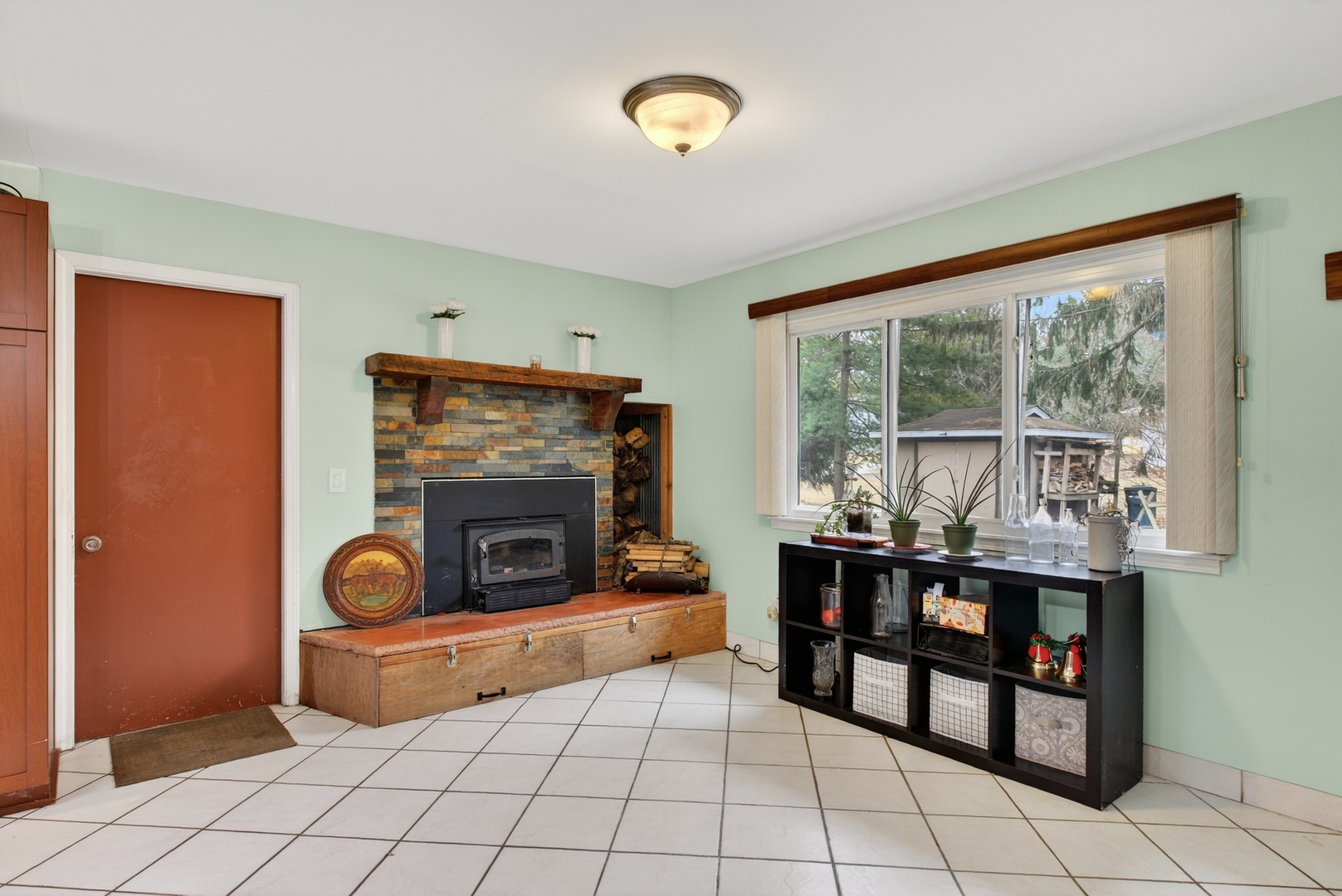 4 AMY Drive, Oswego, IL 60543