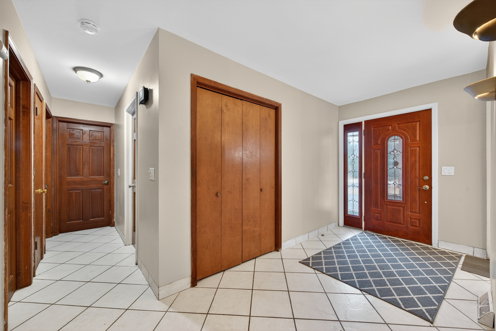 4 AMY Drive, Oswego, IL 60543