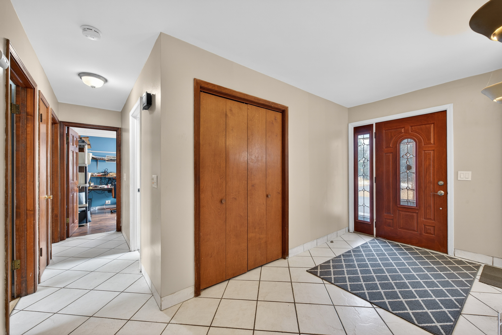 4 AMY Drive, Oswego, IL 60543