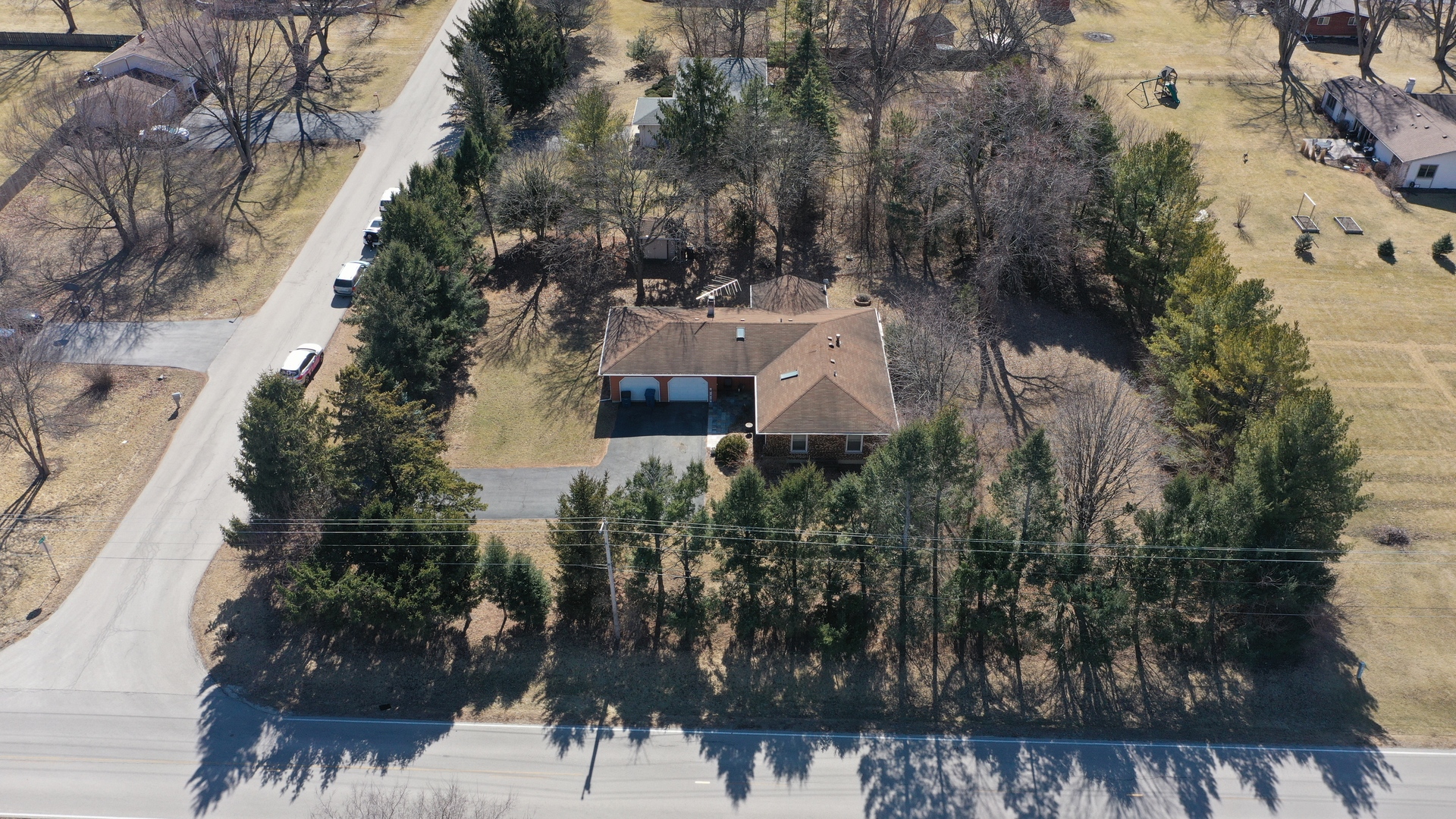 4 AMY Drive, Oswego, IL 60543