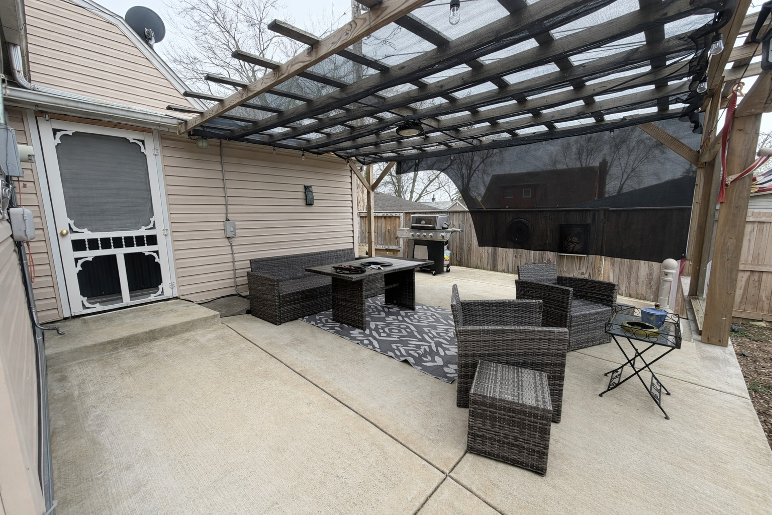 8728 S ROCKWELL Avenue, Evergreen Park, IL 60805