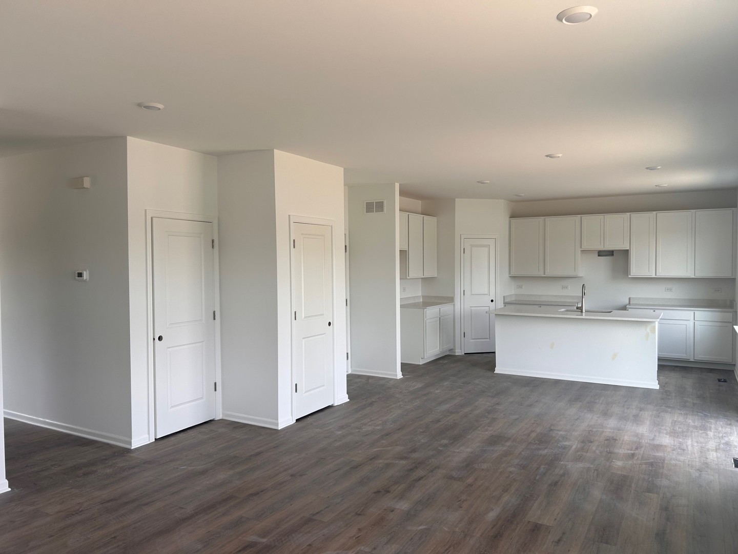 551 N Oak Street, Hinckley, IL 60520