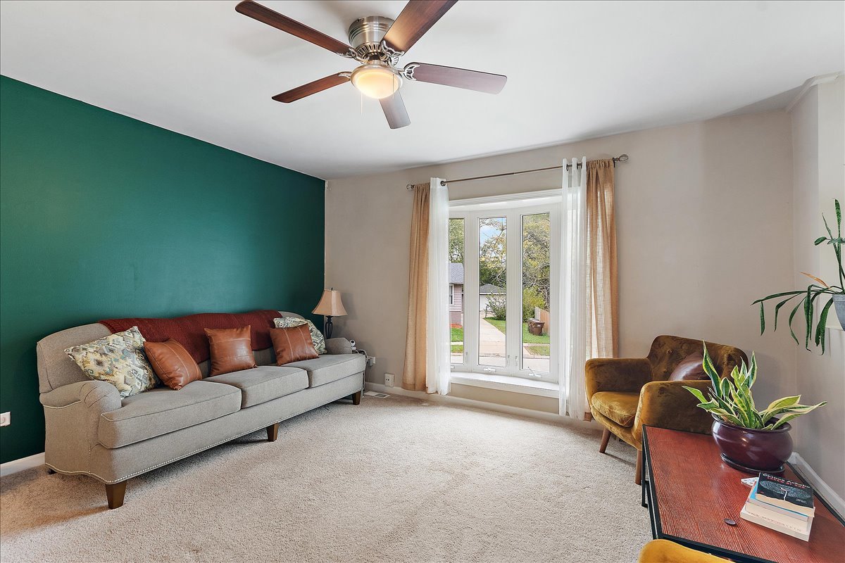 4301 Whitehall Lane, Richton Park, IL 60471