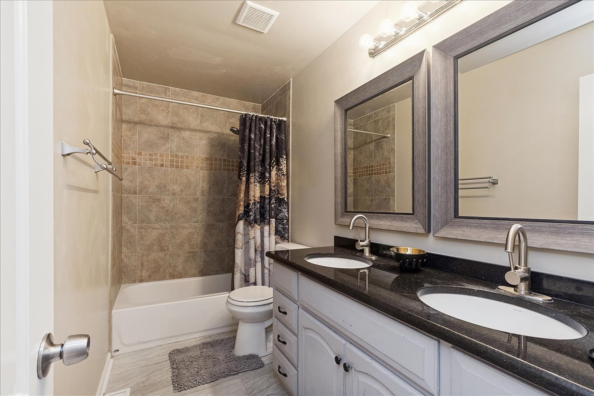 4301 Whitehall Lane, Richton Park, IL 60471