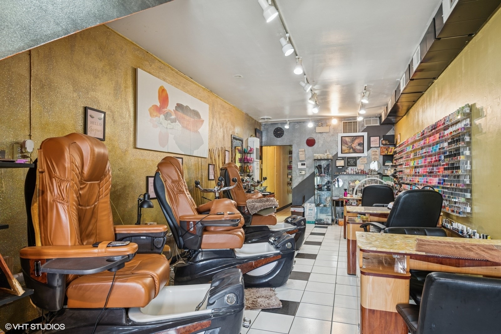 7017 North Avenue, Oak Park, IL 60302