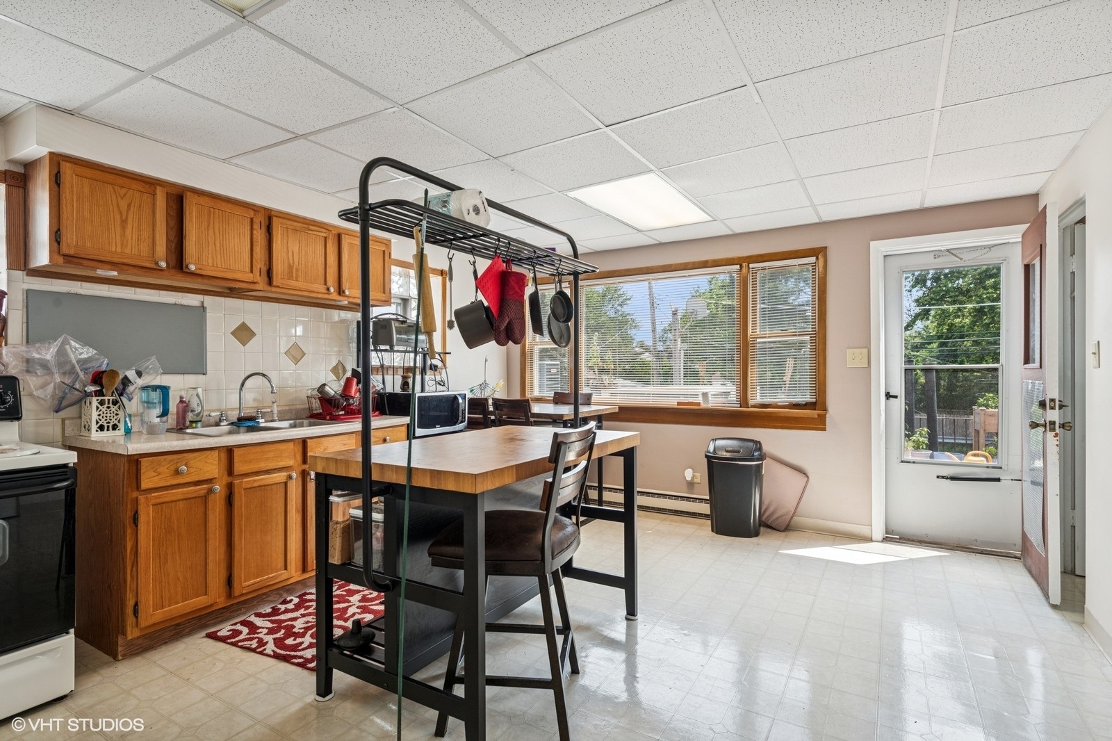 7017 North Avenue, Oak Park, IL 60302