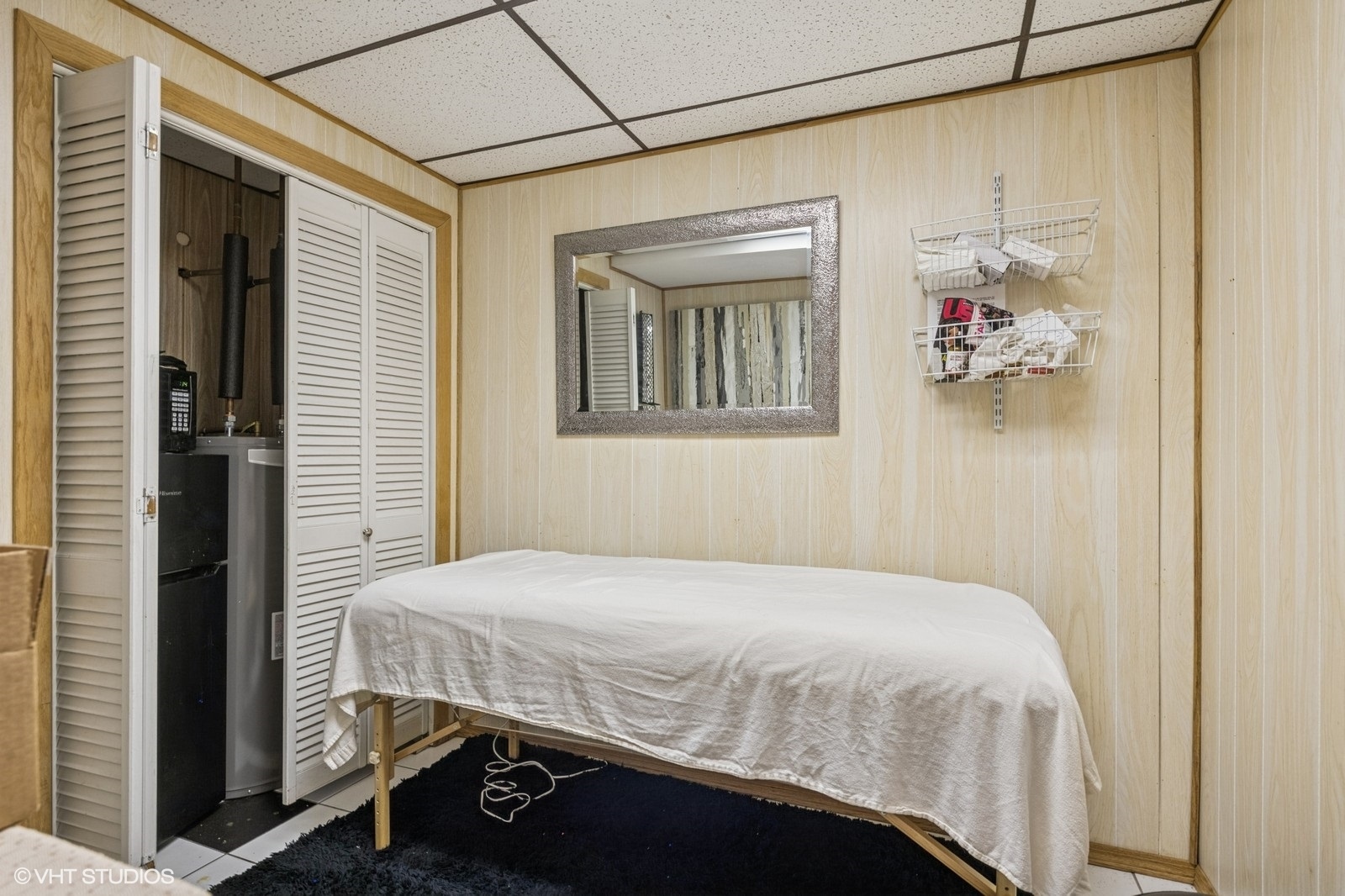 7017 North Avenue, Oak Park, IL 60302