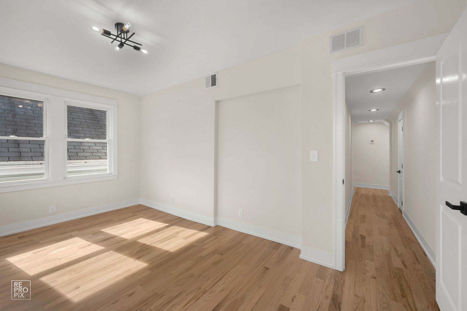 3641 N Hermitage Avenue, Chicago, IL 60613