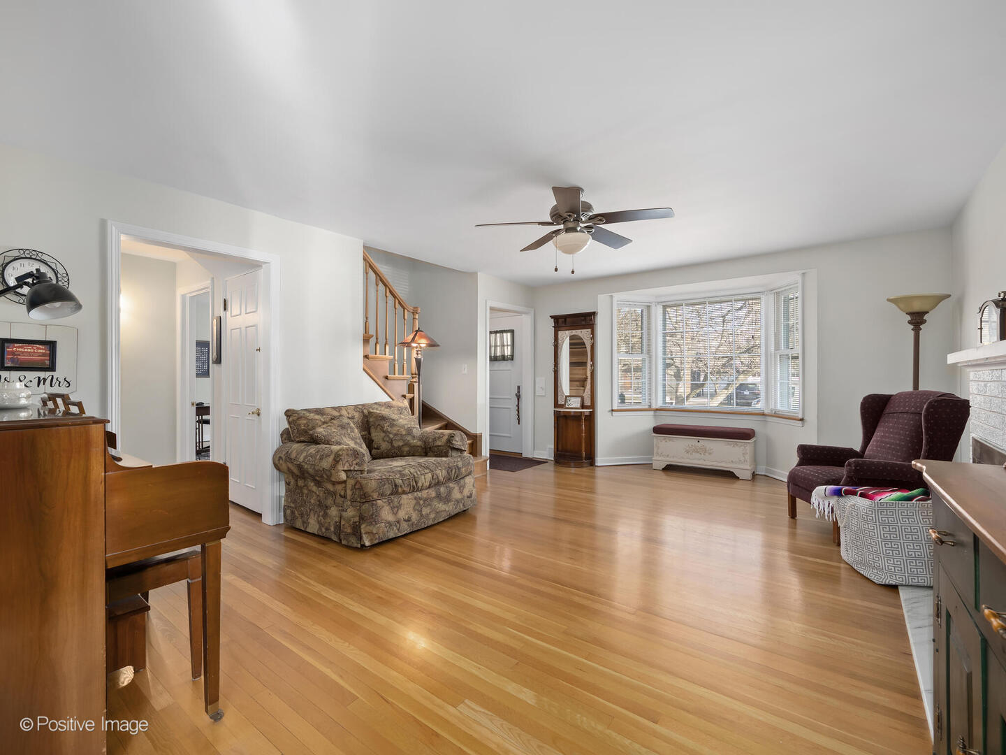 696 S Prospect Avenue, Elmhurst, IL 60126