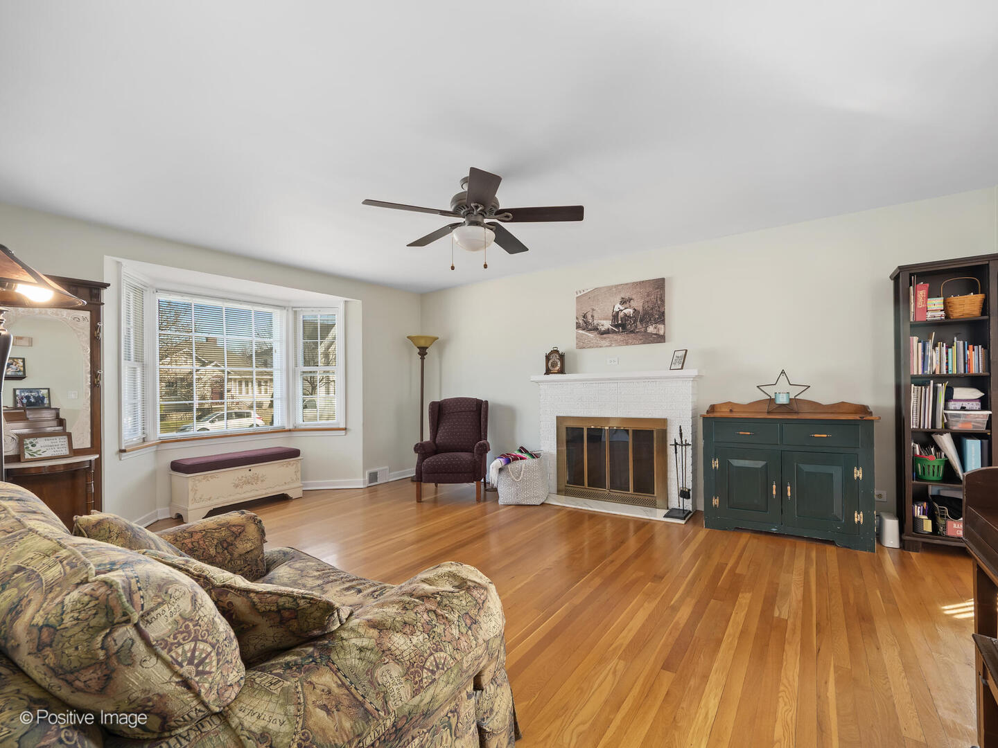 696 S Prospect Avenue, Elmhurst, IL 60126