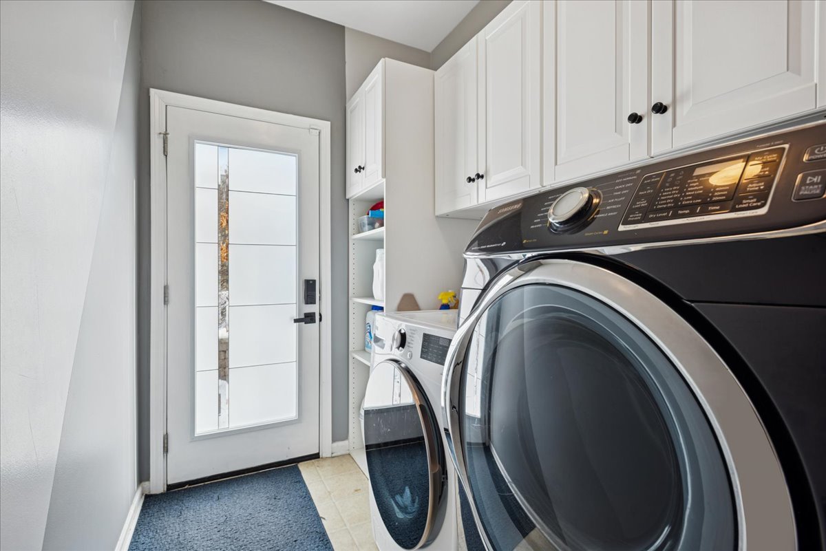 1715 White Oak Lane, Hoffman Estates, IL 60192