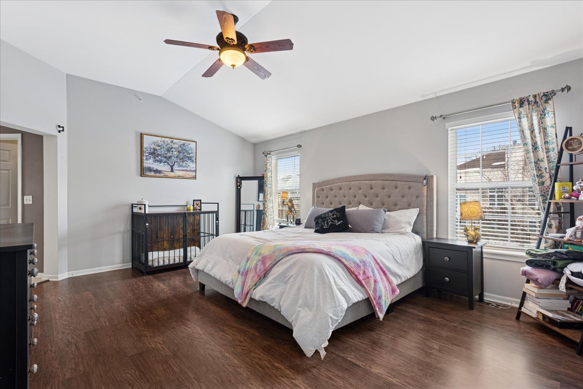 1715 White Oak Lane, Hoffman Estates, IL 60192