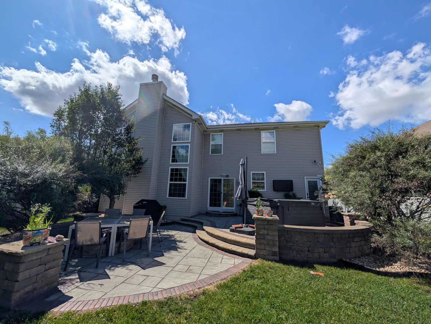 1715 White Oak Lane, Hoffman Estates, IL 60192