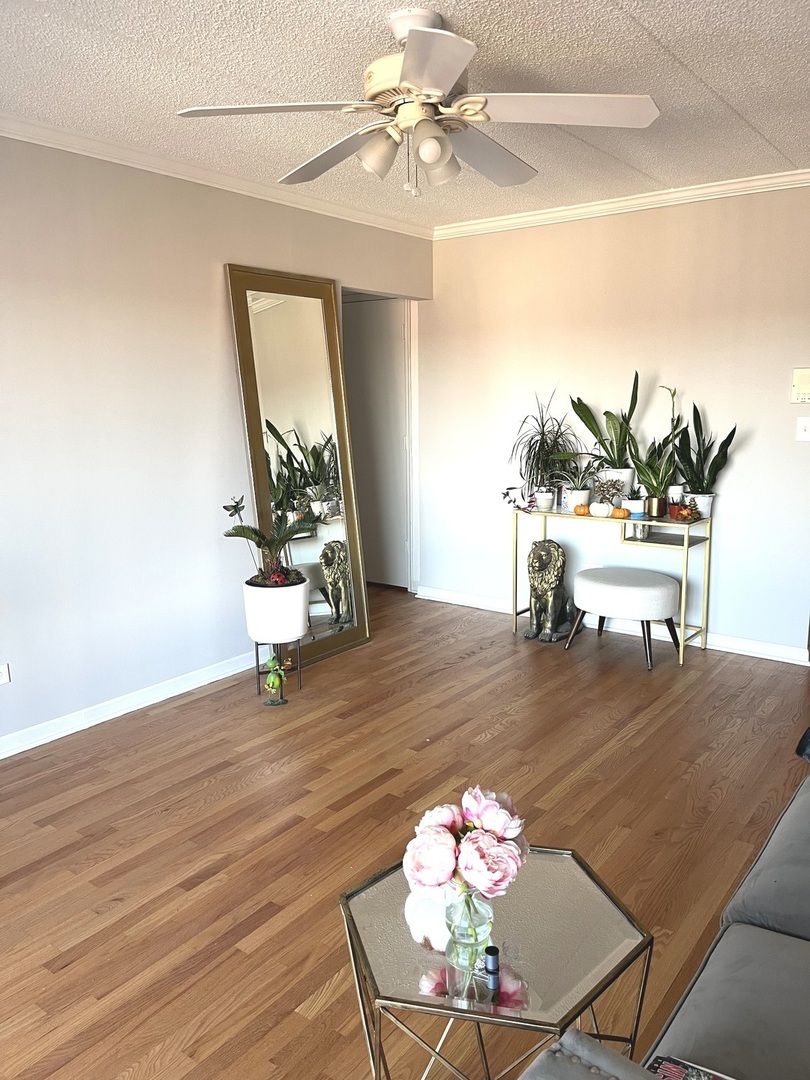 7945 S Oketo Avenue #408, Bridgeview, IL 60455