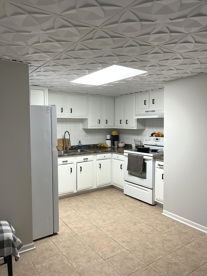 7945 S Oketo Avenue #408, Bridgeview, IL 60455