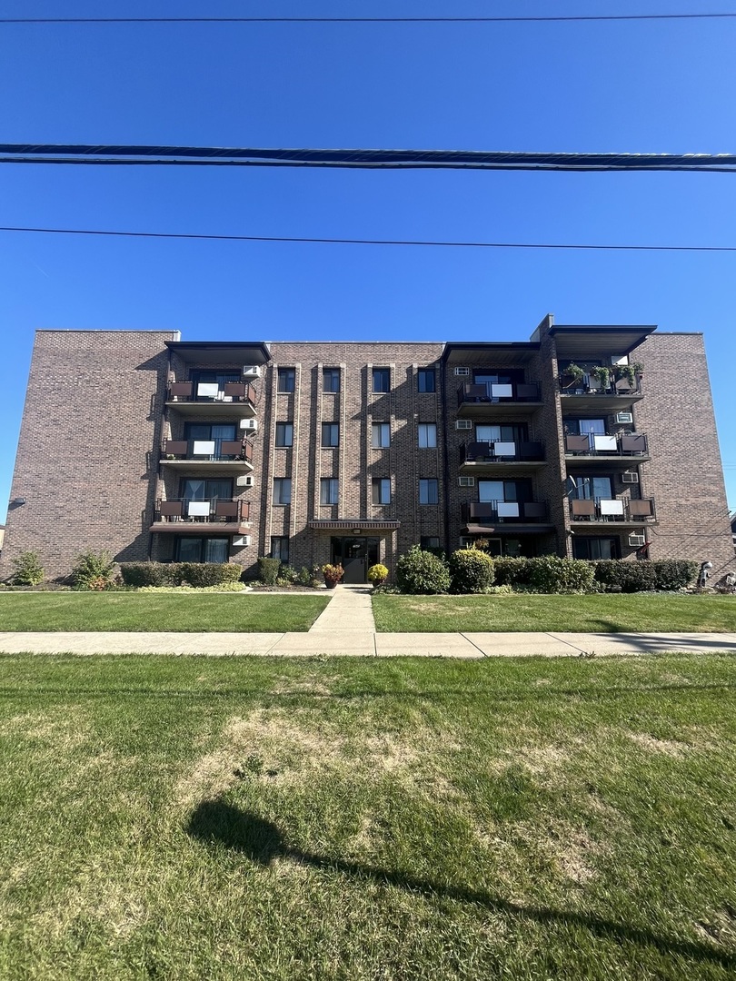 7945 S Oketo Avenue #408, Bridgeview, IL 60455