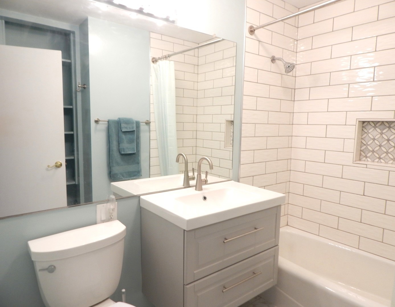 1107 Santa Rosa Avenue, Wheaton, IL 60187