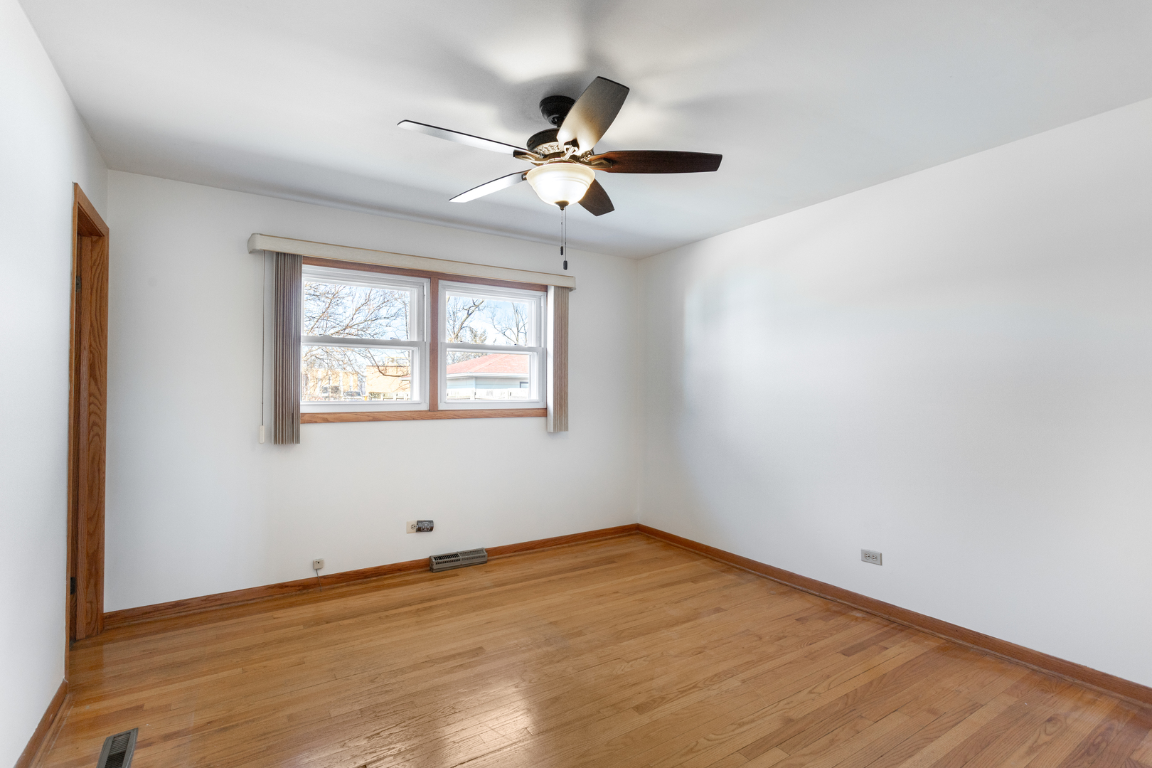 715 W Hillside Drive, Bensenville, IL 60106