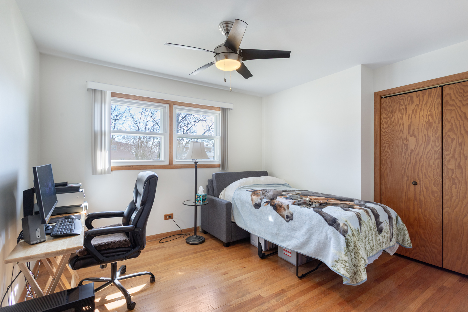 715 W Hillside Drive, Bensenville, IL 60106