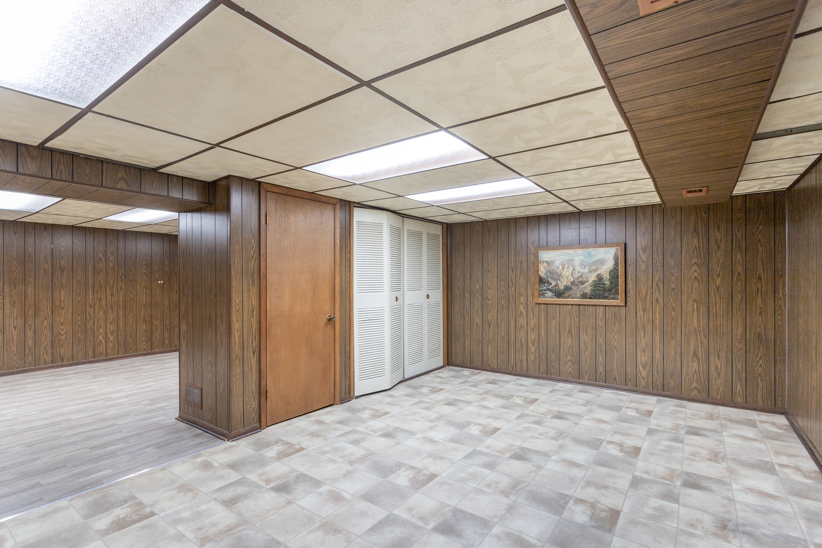 715 W Hillside Drive, Bensenville, IL 60106