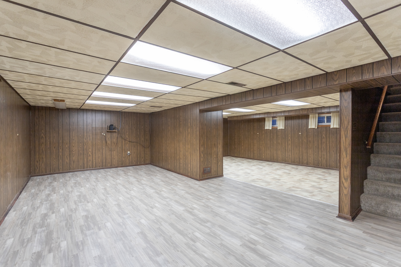 715 W Hillside Drive, Bensenville, IL 60106