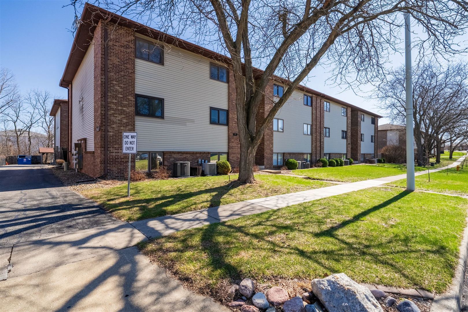 1916 Tracy Drive #48, Bloomington, IL 61704