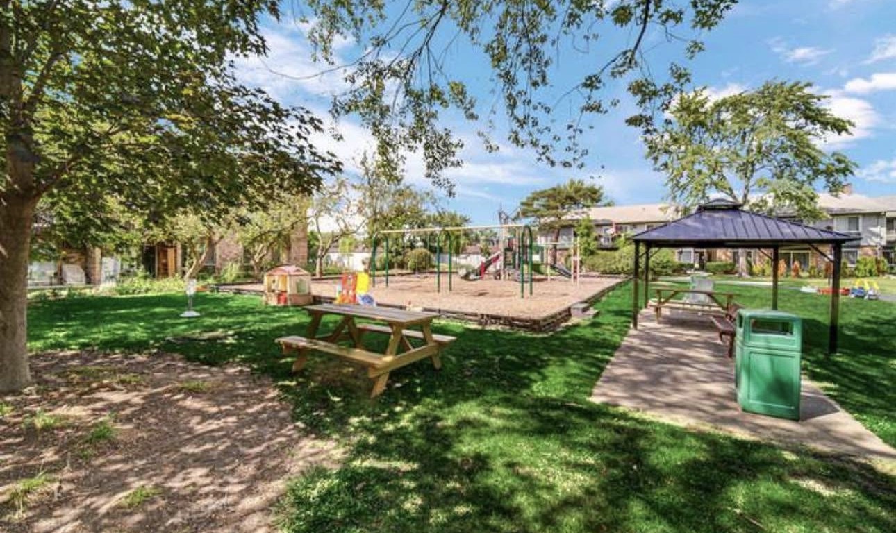 952 E Old Willow Road #102, Prospect Heights, IL 60070