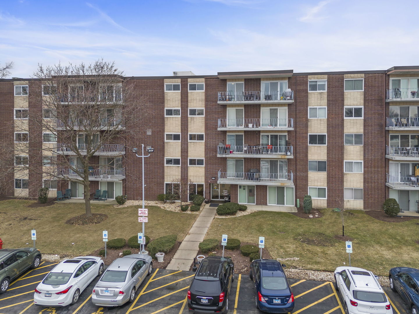 2900 Maple Avenue #15B, Downers Grove, IL 60515