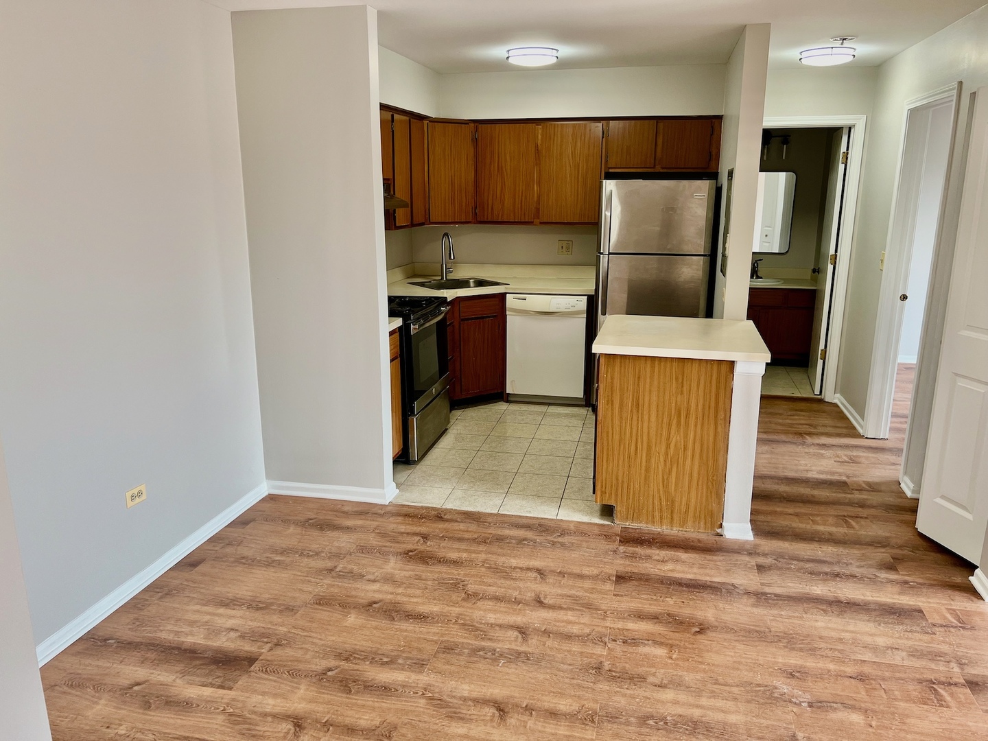 746 Prescott Drive #306, Roselle, IL 60172