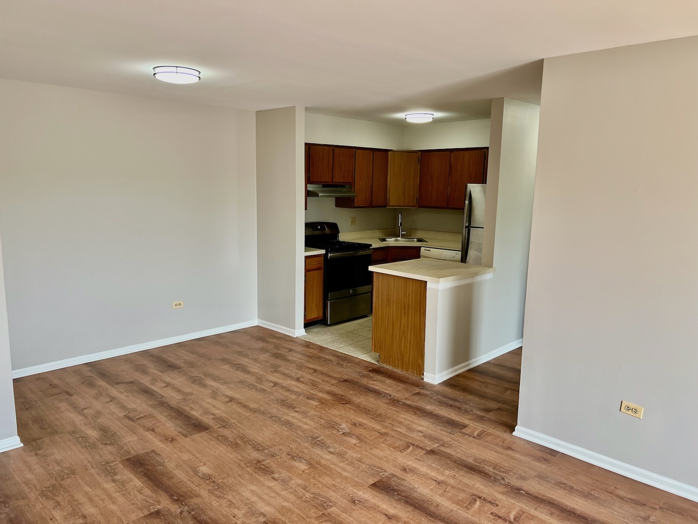 746 Prescott Drive #306, Roselle, IL 60172