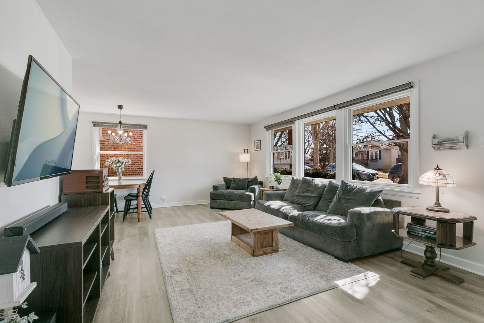 9512 Jefferson Avenue, Brookfield, IL 60513