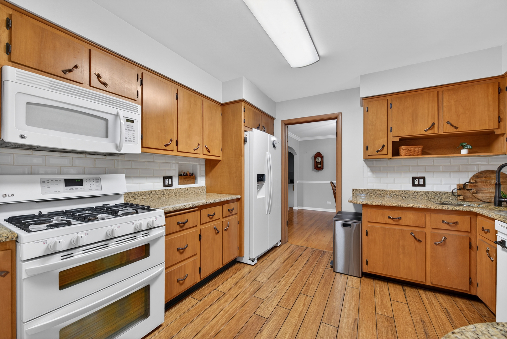 28W075 Aurora Avenue, Naperville, IL 60540