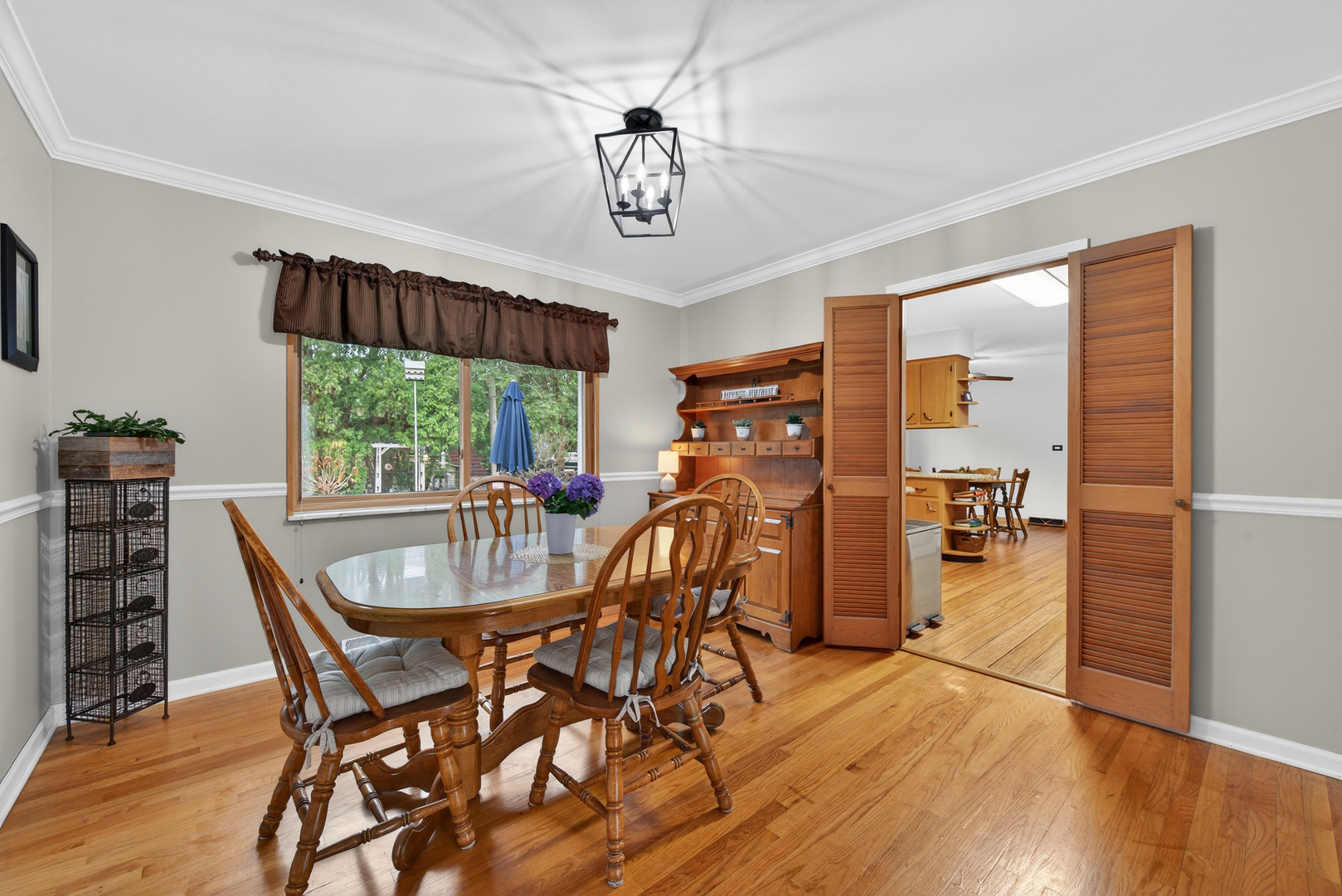 28W075 Aurora Avenue, Naperville, IL 60540