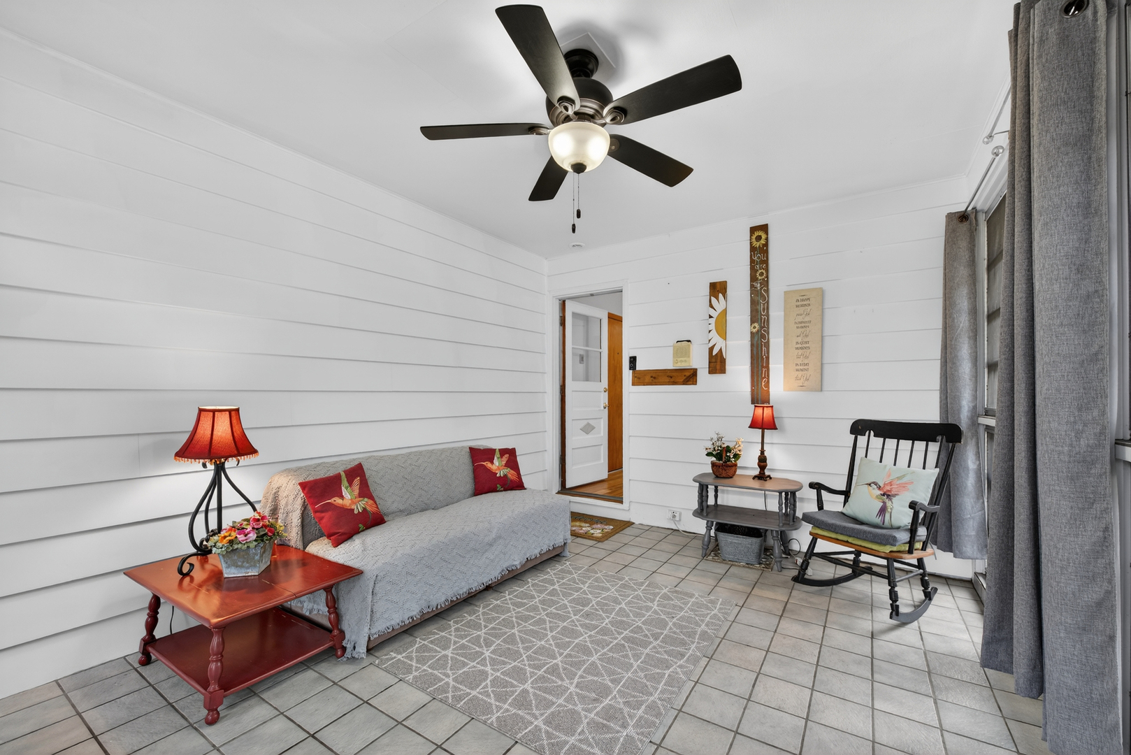 28W075 Aurora Avenue, Naperville, IL 60540