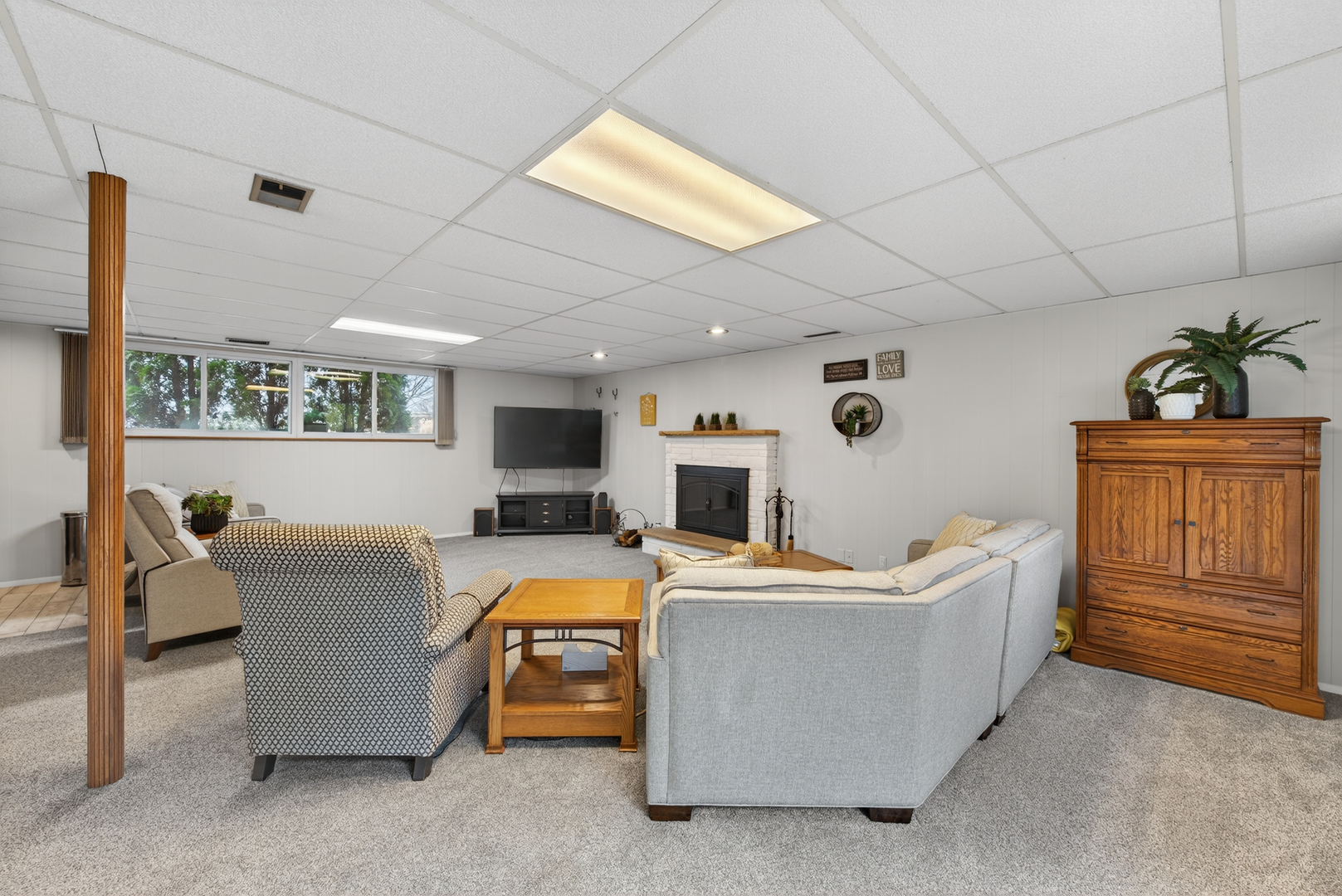 28W075 Aurora Avenue, Naperville, IL 60540