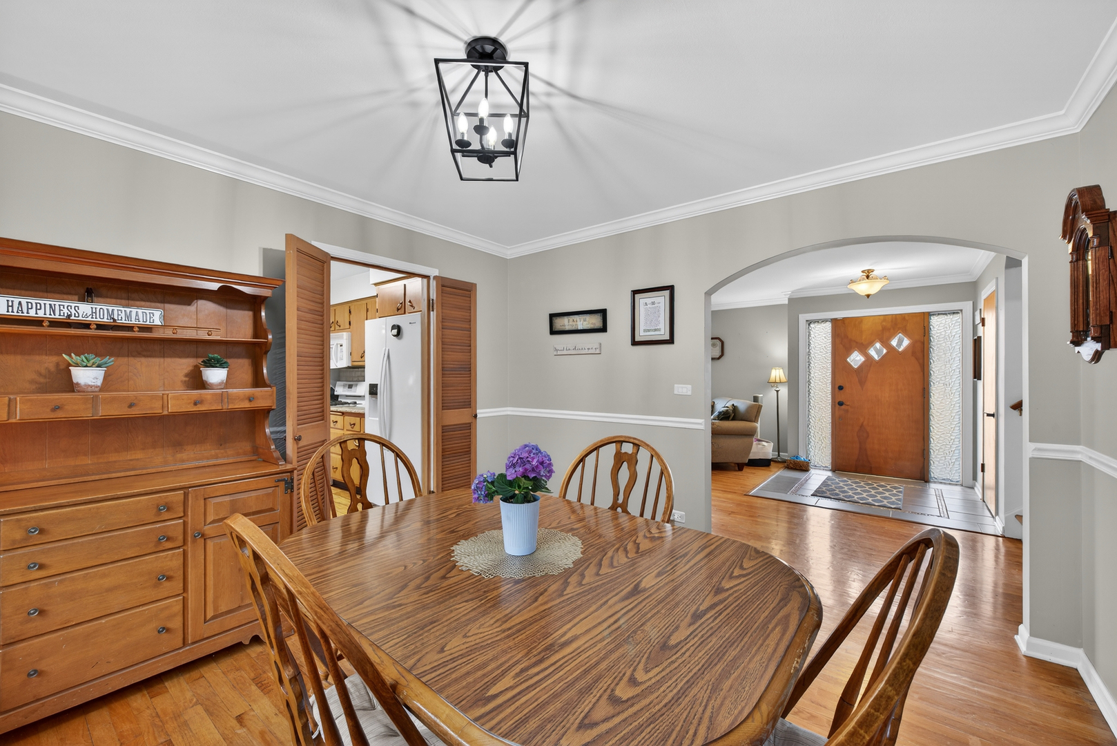 28W075 Aurora Avenue, Naperville, IL 60540