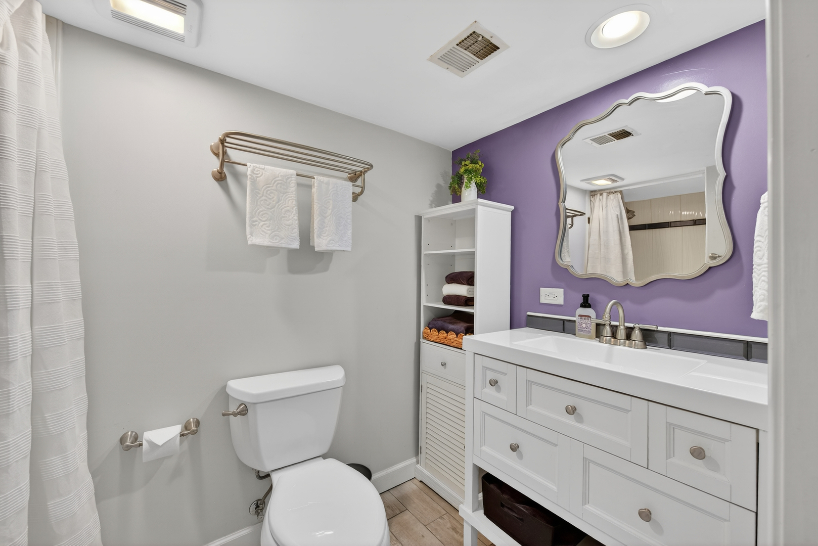 28W075 Aurora Avenue, Naperville, IL 60540